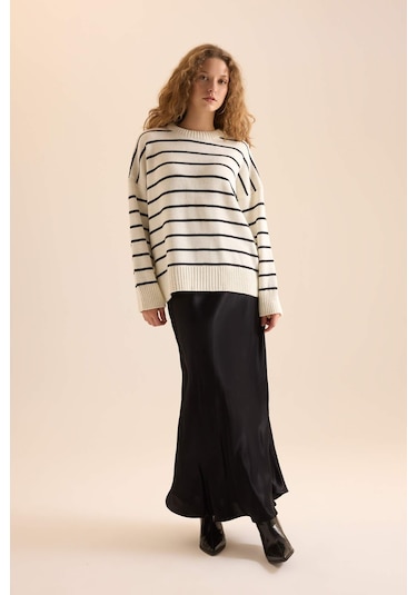 DeFacto A Kesim Normal Bel Saten Maxi Etek D6930AXNSBK81 Siyah