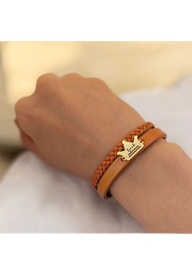 Archin İpek İsmine Özel Taç Motifli 14 Ayar Altın Plakalı Kahverengi Derili Hediye Bileklik-467isim İpek