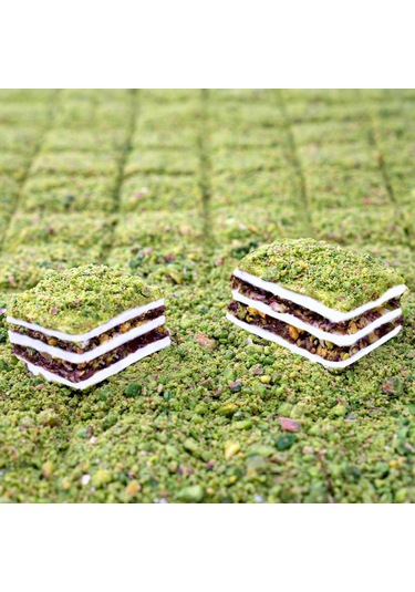 Lokum Atölyesi Sultan Baklava Şekilli Antep Fıstıklı Lokum 500 G