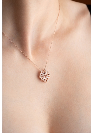 Nereze 925 Ayar Gümüş Işıklı Kutulu Mıknatıslı Açılır Kapanır Rose Yonca Kolye