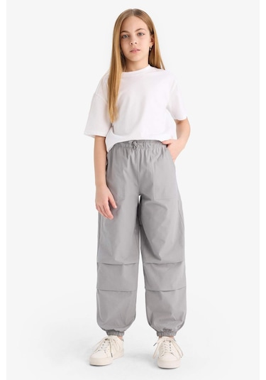 DeFacto Kız Çocuk Paraşüt Jogger Paça Pantolon E0160A825SMGR453 Gri DeFacto Kız Çocuk Paraşüt Jogger Paça Pantolon E0160A825SMGR453 Gri
