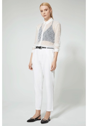 Beyaz Dantel Detaylı Gömlek Desenli