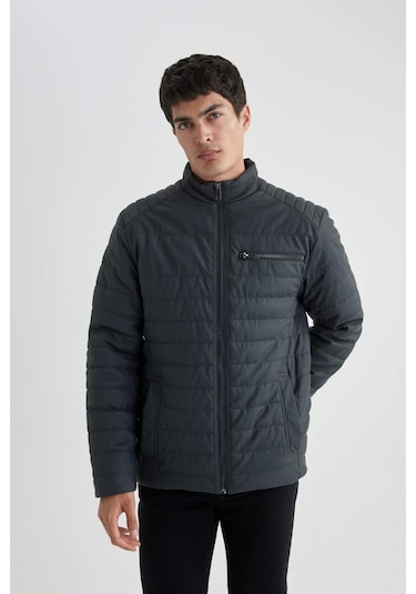 DeFacto Su İtici Slim Fit Suni Deri Mont Dar Kesim Dik Yaka Fermuarlı Cepli B3568AX24SPAR231 DeFacto Su İtici Slim Fit Suni Deri Mont Dar Kesim Dik Yaka Fermuarlı Cepli B3568AX24SPAR231