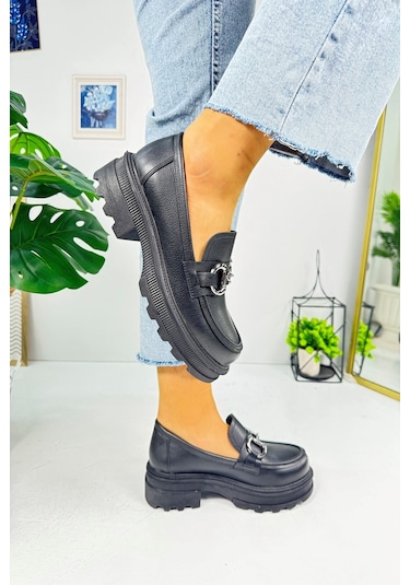 Günlük Kadın Loafer V Tokalı Kalın Topuklu Tırtıklı Tabanlı Oval Burunlu Makosen Ayakkabı 7455 - 7453 7453-siyahcilt