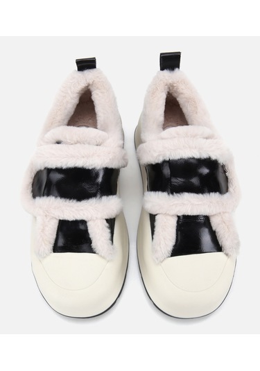 Hotiç Kadın Rugan Deri Siyah İçi Kürklü Kalın Bantlı Spor Ayakkabı 01ayh316970a100 01ayh316970a100 Siyah Hotiç Kadın Rugan Deri Siyah İçi Kürklü Kalın Bantlı Spor Ayakkabı 01ayh316970a100 01ayh316970a100 Siyah