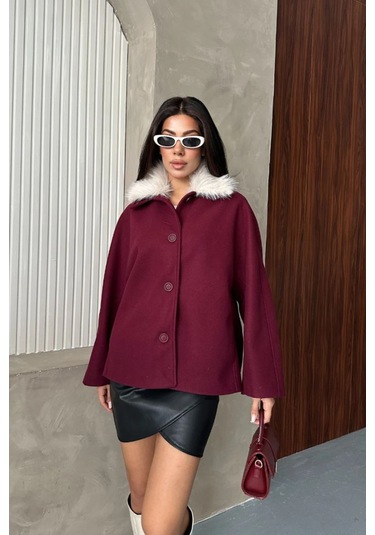 Kadın Bej Kürk Yakalı Kısa Ceket Kaşe Kumaş Oversize Geniş Kol Düğmeli Kışlık Bordo