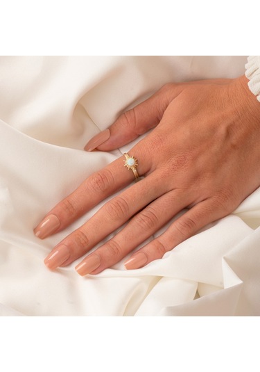 Gümüş Yüzük - Oval Kesim Opal Taşlı Güneş Tasarım 925 Ayar Gümüş Yüzük Sarı