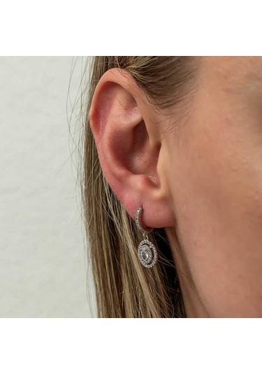 Gümüş Oval Taşlı Sallantılı Küpe