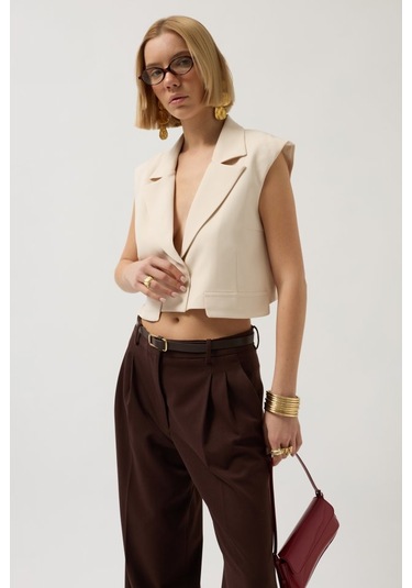 Modasize Düğme Detay Cepli Yelek Altın