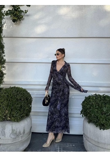 Kruvaze V Yaka, Fırfırlı Ve Bağcıklı Desenli Bluz Ve Midi Etek Takım - Siyah Siyah