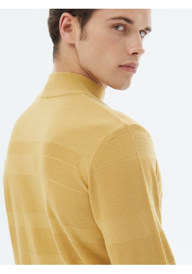 Sarı Yarım Balıkçı Yaka Jakarlı Yün Karışımlı Triko Sarı
