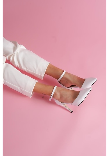 Zeus Beyaz Sivri Burun Topuklu Ayakkabı