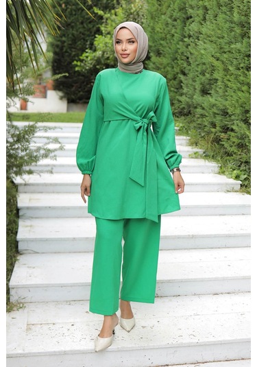 Yandan Bağlamalı Tesettür Zümrüt Takım Zümrüt