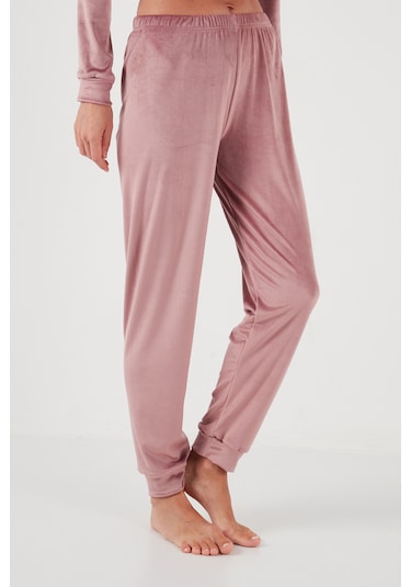 Lela Regular Fit Parlak Kadife Ribanalı Bayan Pijama Takımı 6097110 Pudra Lela Regular Fit Parlak Kadife Ribanalı Bayan Pijama Takımı 6097110 Pudra