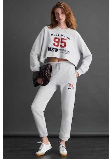 Gloryy Kadın Comfort Fit Baskı Detaylı Lastikli Paça Organik Pamuklu Grimelanj Eşofman Takımı