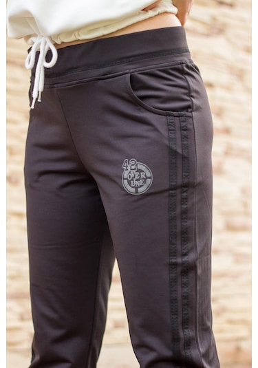 Kadın Siyah Şeritli Basic Esnek Rahat Kalıp Cepli İnce Eşofman Altı 21KESAAKT2