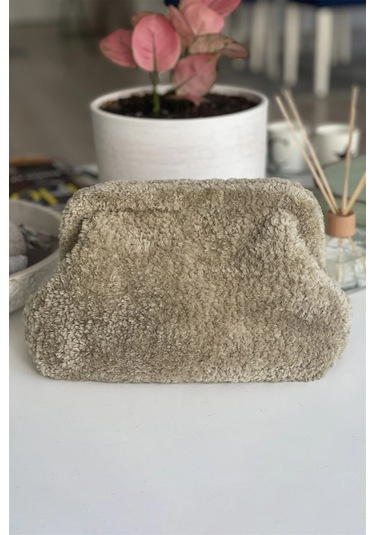 El Yapımı Açık Zeytin Yeşili Renk Teddy Yün Örgü El Çantası Yeşil