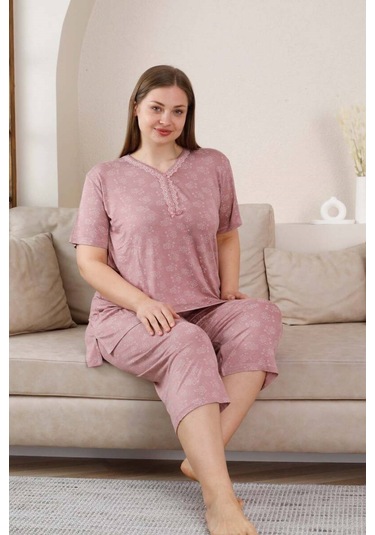 Kadın Gül Kurusu V Yaka Dantel Detay Viskon 3 Düğmeli Kısa Kol Yazlık Büyük Beden Kapri Pijama Gülkurusu