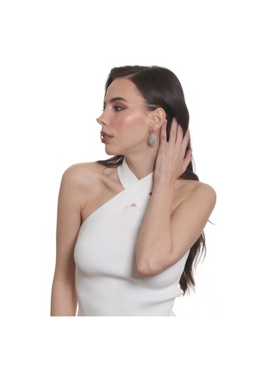 Labalaba Kadın Telkari Görünümlü Çiçek Motifli Çivili Model Damla Formlu Küpe - Lak Gümüş Altın