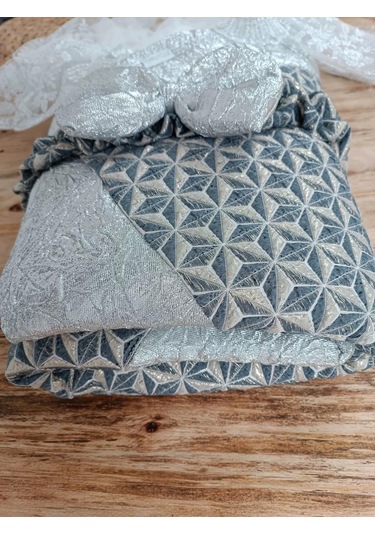 Yenidoğan Ultralüks Piramit Desenli Güpürlü Bebek Battaniyesi Kundak Gümüş Gümüş