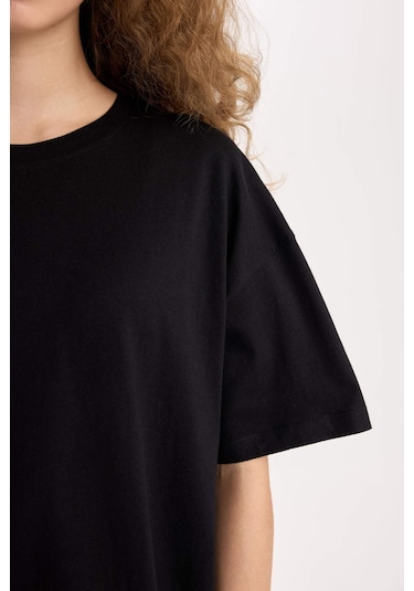 DeFacto Oversize Geniş Kalıp Basic Düz Bisiklet Yaka Kısa Kollu Siyah Tişört V4136AZ25SMBK81