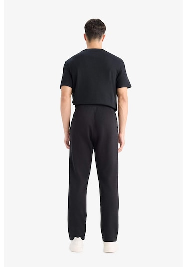 Defacto Regular Fit Beli Bağcıklı Cepli Düz Paça Kalın Eşofman Altı D7836AX25SP Siyah Defacto Regular Fit Beli Bağcıklı Cepli Düz Paça Kalın Eşofman Altı D7836AX25SP Siyah