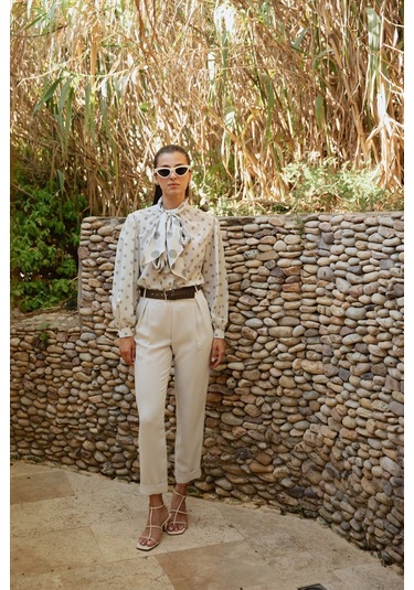 Kadın Puantiye Desenli Fularlı Bluz Frn1003 Bej