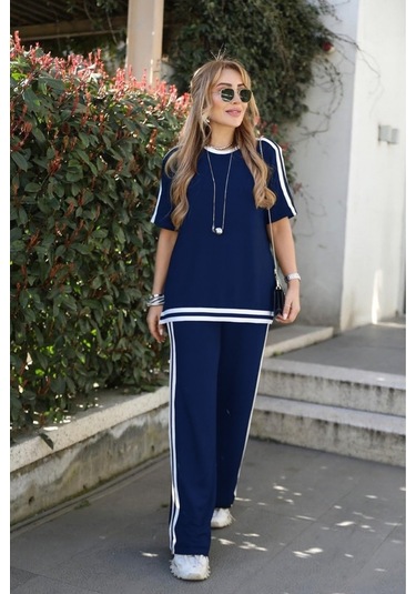 Ahes Shopping Kadın Kısa Kollu Bisiklet Yaka Çift Renk Şerit Detaylı Viskon Iki Iplik Bluz Ve Pantolon Ikili Takım Lacivert