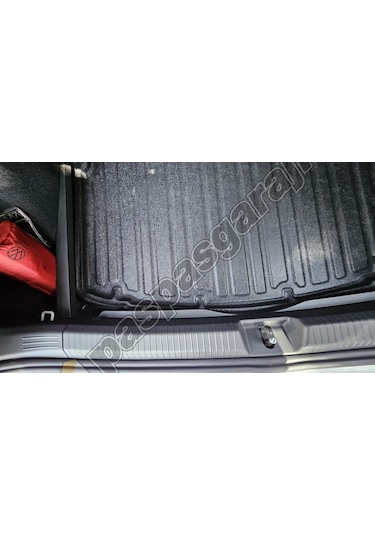 Vw Golf 8 2020- Sonrası Alt Kademe Bagaj Havuzu