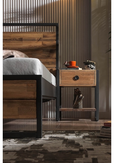 Ariane Ahşaplı Çift Kişilik Metal Karyola Siyah Ahşap Latalı