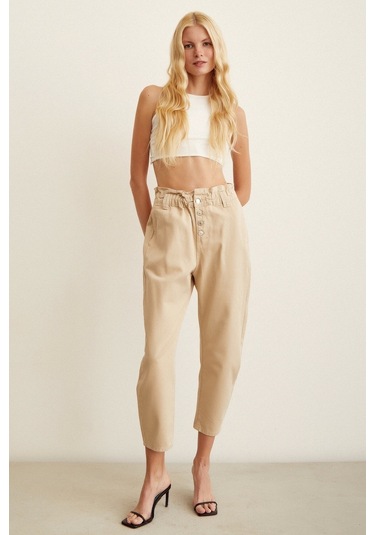 Never More Beli Lastikli Düğme Kapalı Boyfriend Jean Bej