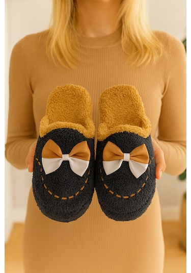 Golden Fiyonklu Kapalı Kadın Ev Terliği Günlük Rahat Kışlık Terlik Siyah