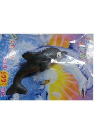 Suda Büyüyen Deniz Canlısı Minicik Yunus Balığı