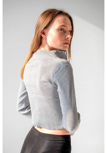 Siyah Bilek Detaylı Fermuarlı Crop Bluz Gri