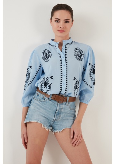 Lela Nakış Işlemeli Truvakar Kol Hakim Yaka Pamuklu Şile Bezi Bayan Gömlek 611Bz0044 Bebe Mavi-Lacivert