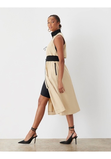 Kadın Dik Yaka Önü Fermuarlı Yırtmaçlı Baharlık Yazlık Beli Lastikli Şık Ceket Elbise Bej