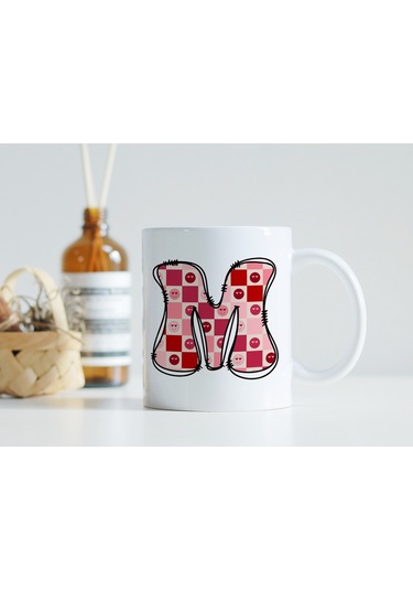 M Harfi Pembe Kareli Kalpli Göz Emojili Kupa Bardak Eğlenceli Kareli Tasarım Kahve Çay Kupası 07 Beyaz