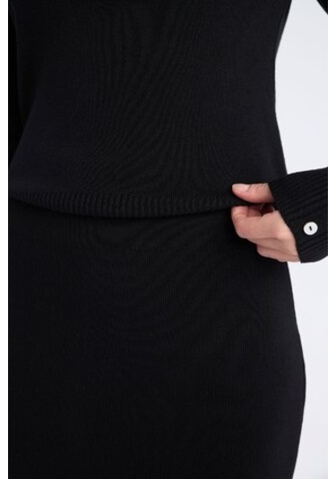 DeFacto Basic Düz Midi Kalem Etek E5361AX25SPBK81 Siyah DeFacto Basic Düz Midi Kalem Etek E5361AX25SPBK81 Siyah