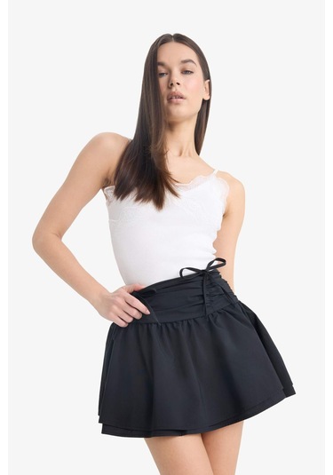 DeFacto Coool A Kesim Normal Bel Penye Astar Poplin Mini Etek E7588AX25SPBK81 Siyah