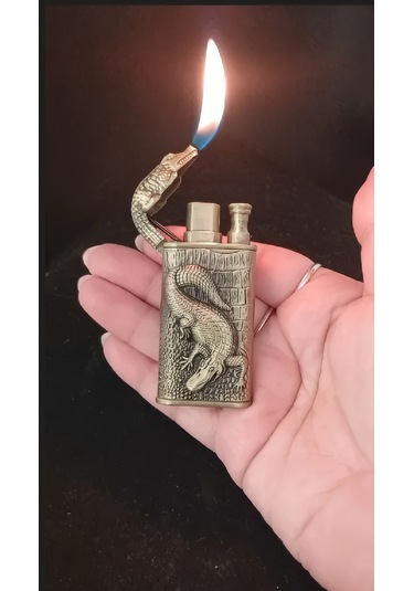 Kabartma Kertenkele/timsah Desenli Antik Gold Çakmak Çok Renkli