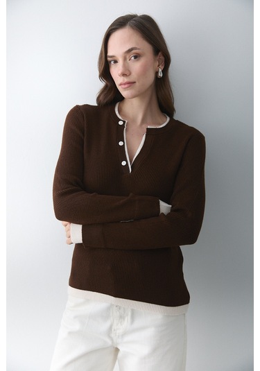 Koyu Tarçın - Krem 2 Patlı Düğmeli Kazak - 251023 Koyu Tarçın