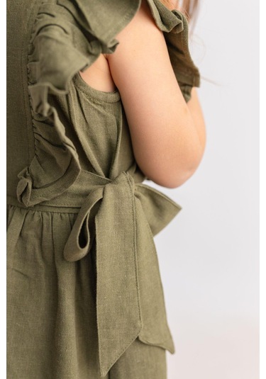 Oliventhekid Yanları Bağcıklı Kolsuz Fırfırlı Keten Sırtı Düğmeli Kız Çocuk Elbise Haki Haki