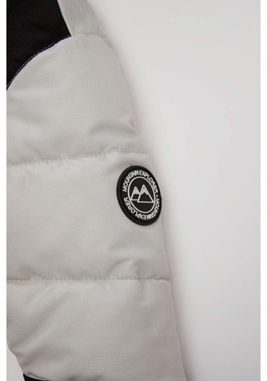 Defacto Erkek Bebek Su İtici Ribana Kollu Kapüşonlu Mont C7760A524WNGR503 Gri Defacto Erkek Bebek Su İtici Ribana Kollu Kapüşonlu Mont C7760A524WNGR503 Gri