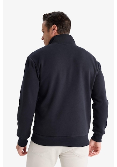 Defacto Regular Fit Dik Yaka Yarım Fermuarlı İçi Yumuşak Tüylü Basic Düz Sweatshirt X7405az25aunv91 Lacivert Defacto Regular Fit Dik Yaka Yarım Fermuarlı İçi Yumuşak Tüylü Basic Düz Sweatshirt X7405az25aunv91 Lacivert