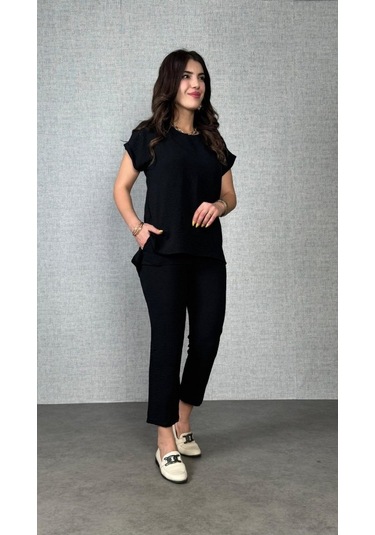 Leyla Sanat Sanata Yeni Bir Bakış Açısı Kadın Kısa Kollu Yuvarlak Yaka Aerobin Bluz Ve Pantolon Ikili Takım Siyah