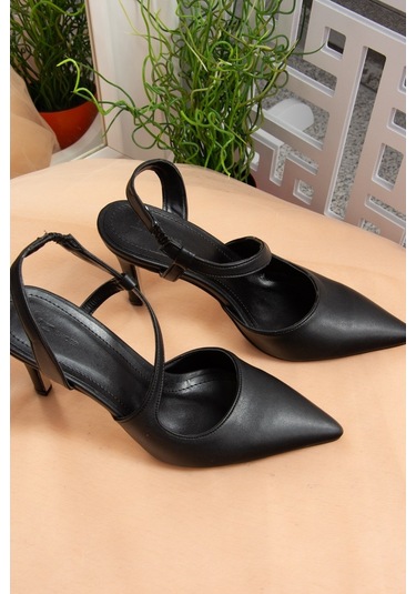 Fox Shoes Siyah Sivri Burun Kadın Topuklu Ayakkabı K404910809
