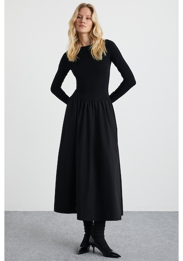 Pani Kadın Maxi Boy Etek Kısmı Dokuma Poplin Kloş Üst Kısmı Esnek Viskon Elastan Şık Siyah Elbise