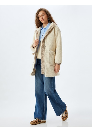 Koton Peluş Mont Kapüşonlu Fermuarlı Cep Detaylı Astarlı Çıtçıt Düğmeli Ekru 5wal00002ıw Ekru