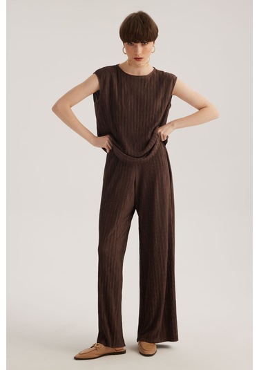 Kahverengi Yuvarlak Yaka Kolsuz Pliseli Bluz Desenli