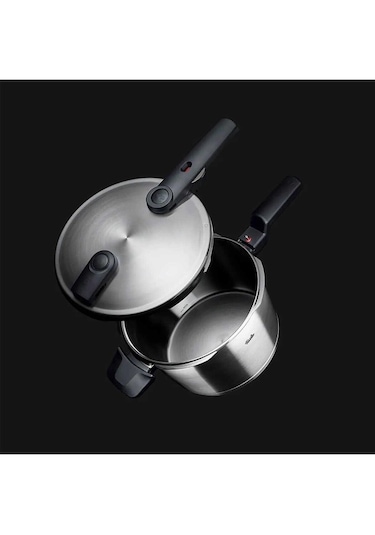 Fissler - Vitaquick Premium 4,5 Litre Düdüklü Tencere + Tava Set